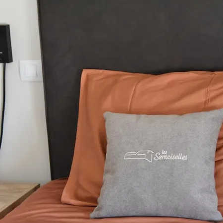 Rochehaut, Les Semoiselles, Charlotte